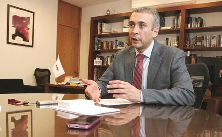 Promueve el consejero Benito Nacif juicio contra reducción salarial en el INE