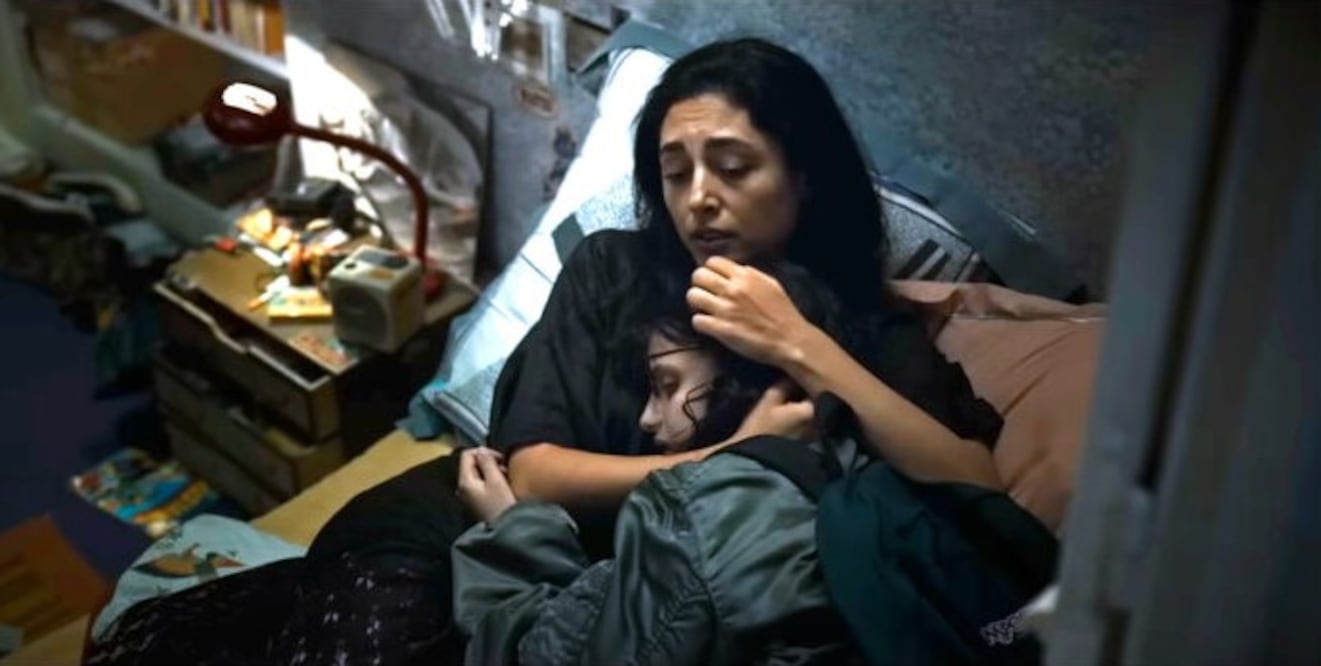 Mélissa Boros (Alpha) junto a Golshifteh Farahani (su madre), quienes encarnan en pantalla la tensa relación entre una adolescente infectada y su madre médica. Crédito: Especial