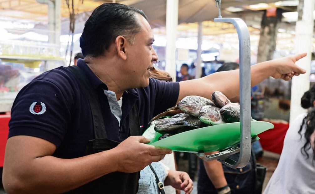 Aspectos del mercado de La Viga. Foto: Darío Luna/EL UNIVERSAL.