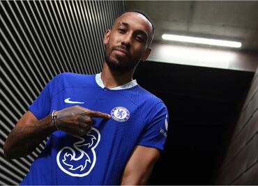 Chelsea anunció la incorporación de Aubameyang procedente del FC Barcelona