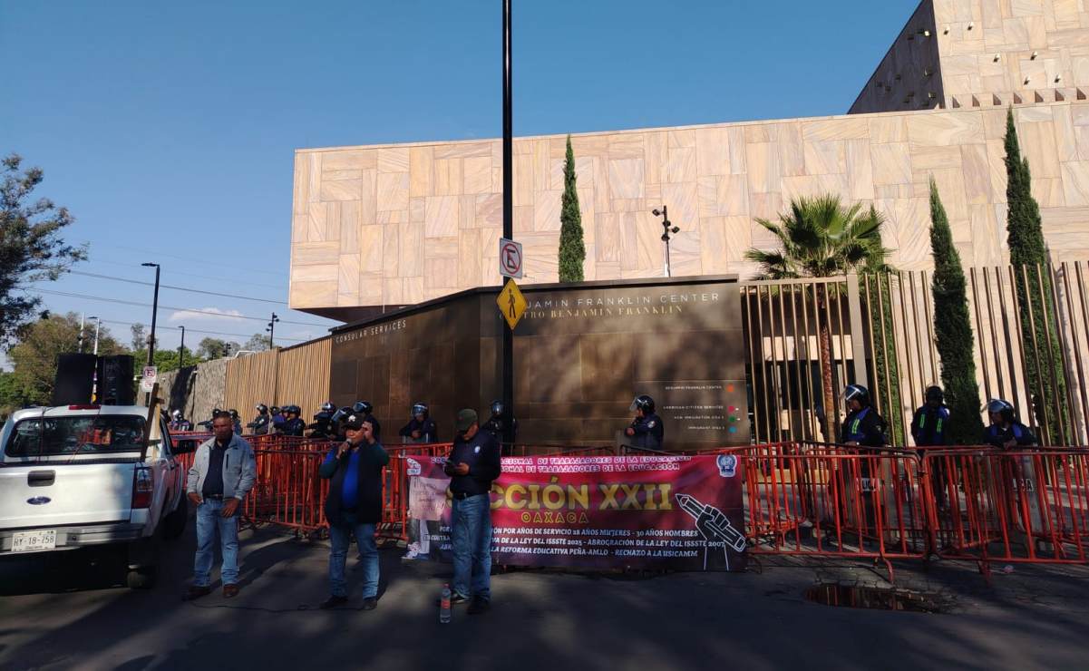 CNTE realiza plantón en embajada de EU en CDMX (18/03/2026). Foto: Eduardo Dina / EL UNIVERSAL