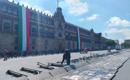 Refuerzan Palacio Nacional con vallas; normalistas alistan marcha por el 11 aniversario del caso Ayotzinapa