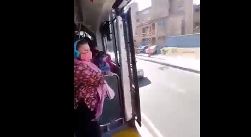 Video. Usuarios del Metrobús denuncian viaje con las puertas abiertas