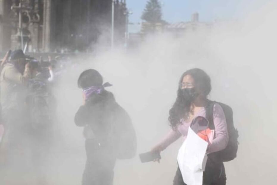 Policías en marcha 8M no utilizaron gas lacrimógeno, asegura Martí Batres  