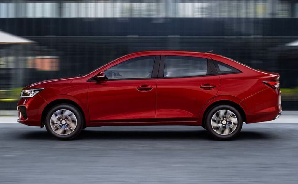 El Chevrolet Aveo le quitó el primer lugar en ventas al Nissan Versa. Foto: Chevrolet