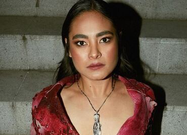 Mabel Cadena impacta con su look en los Premios Metro 2022
