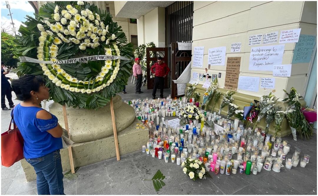 En Chilpancingo instalan altar en memoria del alcalde asesinado, Alejandro Arcos Catalán (08/10/2024). Foto: Arturo de Dios Palma / EL UNIVERSAL