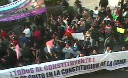 Cierran circulación en Donceles por manifestantes 