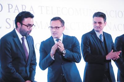 Telecom ve ventaja con acceso a postes