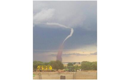 Captan formación de tornado en Riva Palacio, Chihuahua