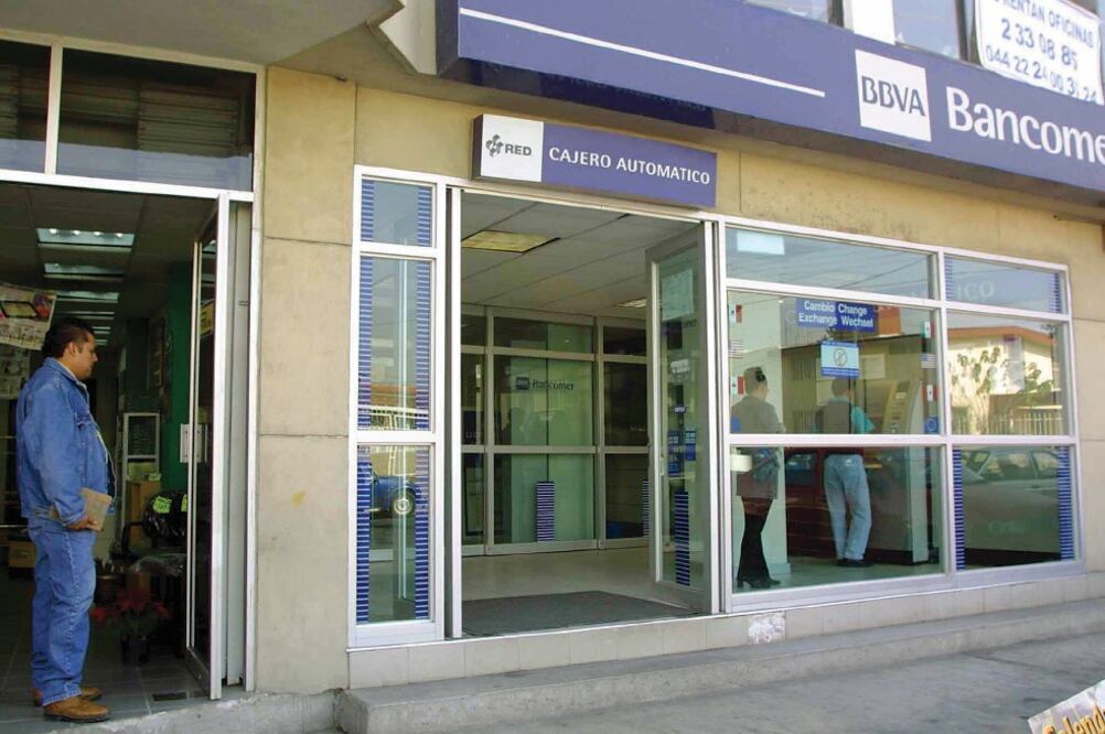 BBVA Bancomer registró un aumento de 3.5% en el uso de tarjetas de crédito de julio a septiembre (ARCHIVO EL UNIVERSAL)