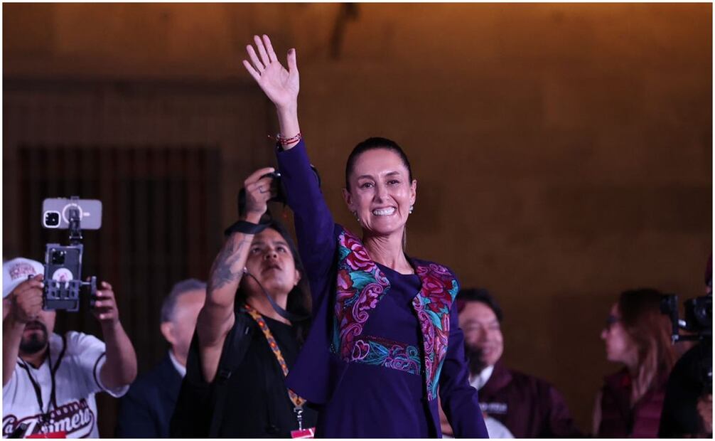 Claudia Sheinbaum junto a Clara Brugada celebra victoria de Morena. Foto: Diego Simón/EL UNIVERSAL