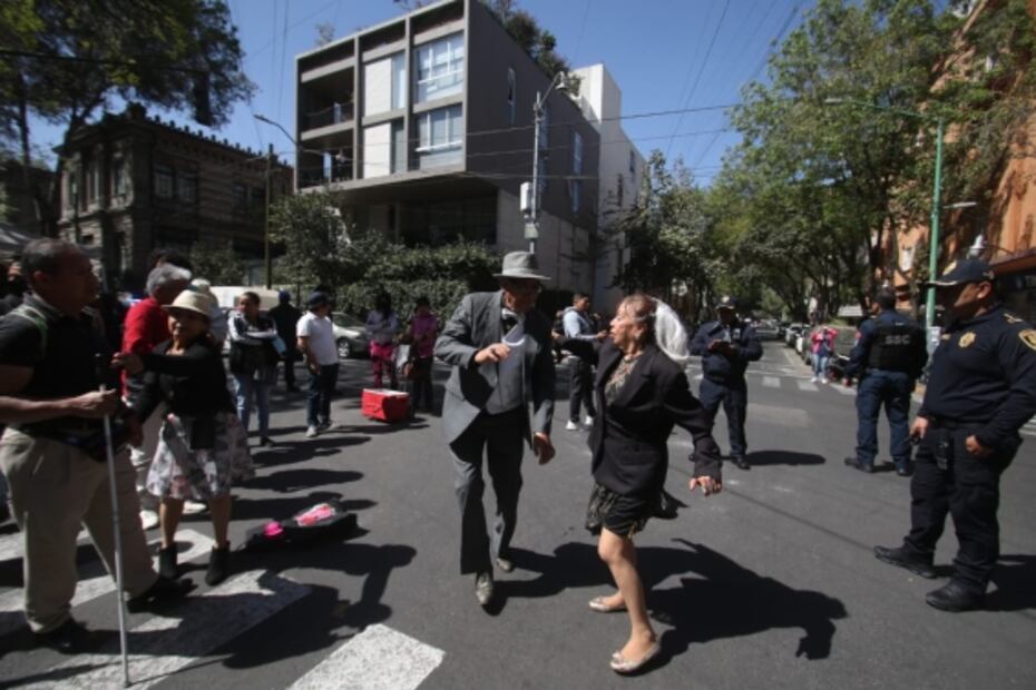 Cuevas dice que sonideros no regresarán a la Alameda de Santa María; grupos protestan