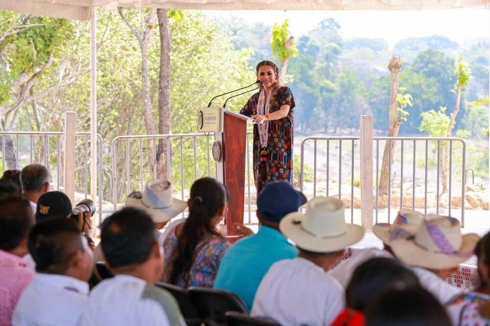 Invierte Guerrero 18 mdp en camino y mercado en Xochistlahuaca