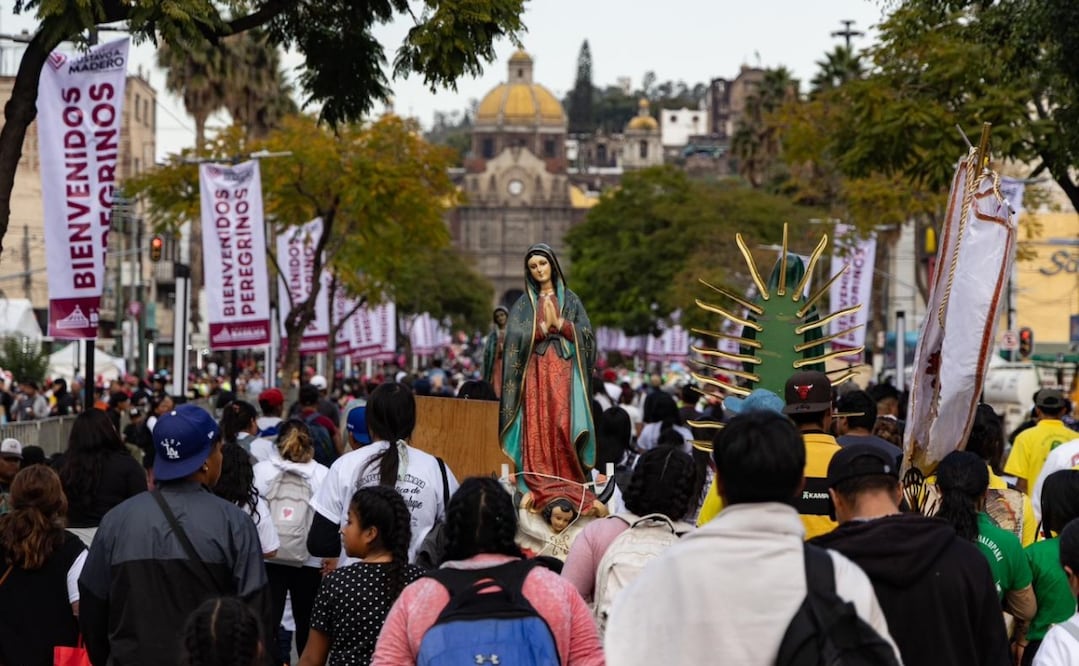 Llegada de peregrinos a la Basílica de Guadalupe. Foto: Hugo Salvador / EL UNIVERSAL