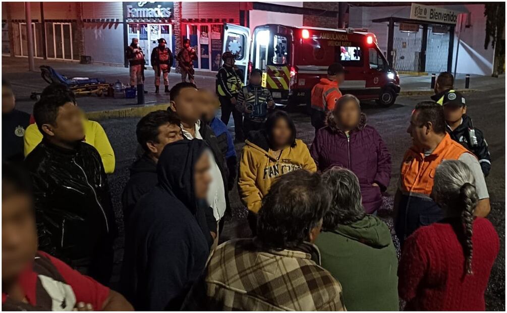 El fuego comenzó a la 1:54 horas cuando varios comerciantes dormían en sus puestos (19/12/2024). Foto: Especial