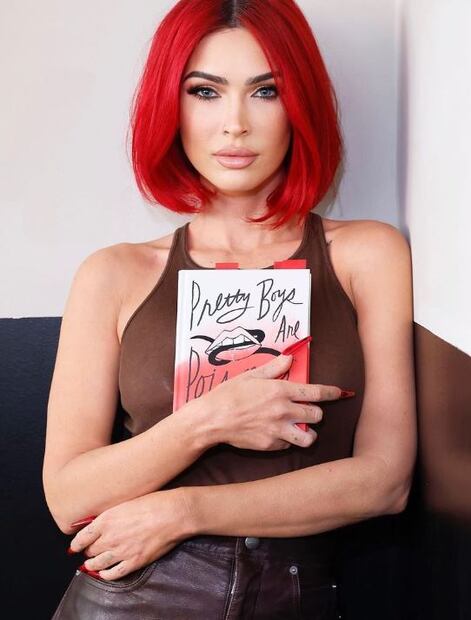 “La poesía me da un espacio para experimentar un poco de catarsis a través del arte”, dice Megan Fox. Foto: Instagram.