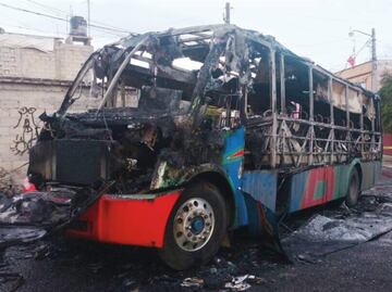 Asesinan a chofer y queman su unidad
