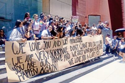 “A la que acose a Harry le mochamos la mano”