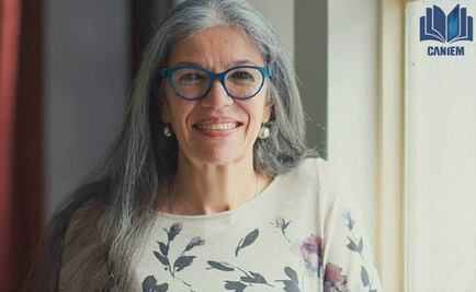 Esperanza Espinosa recibe el Premio Juan Pablos de la Caniem