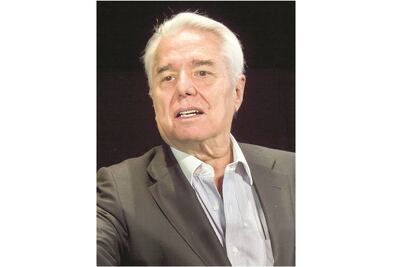 Ni Enrique Guzmán se escapó del espionaje oficial