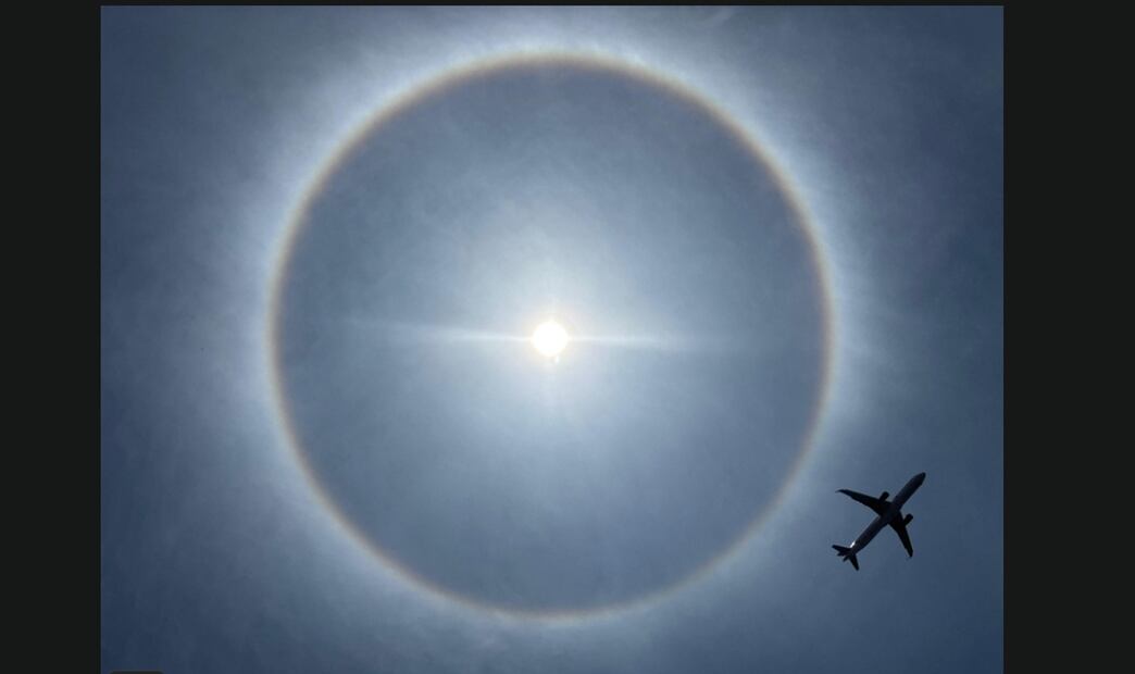 Un halo solar se apreció en la Ciudad de México, el 24 de mayo de 2025. Fotos: Darío Luna/ EL UNIVERSAL