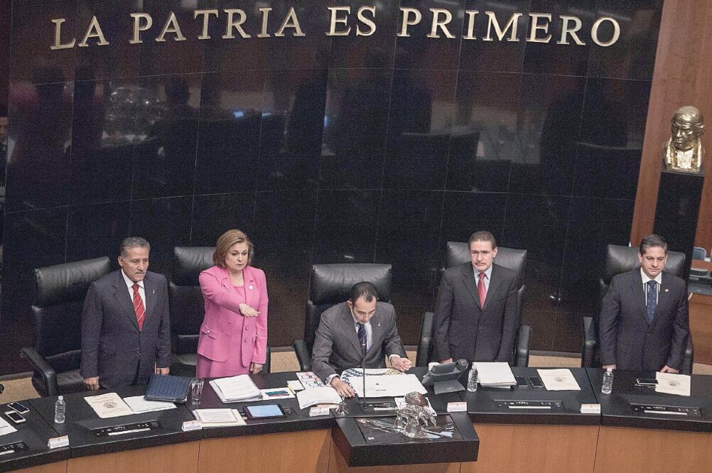 La procuradora Arely Gómez anunció la creación de un grupo de expertos que realizará un tercer peritaje en el caso de los 43 normalistas de Ayotzinapa (CRISTOPHER ROGEL BLANQUET. EL UNIVERSAL)