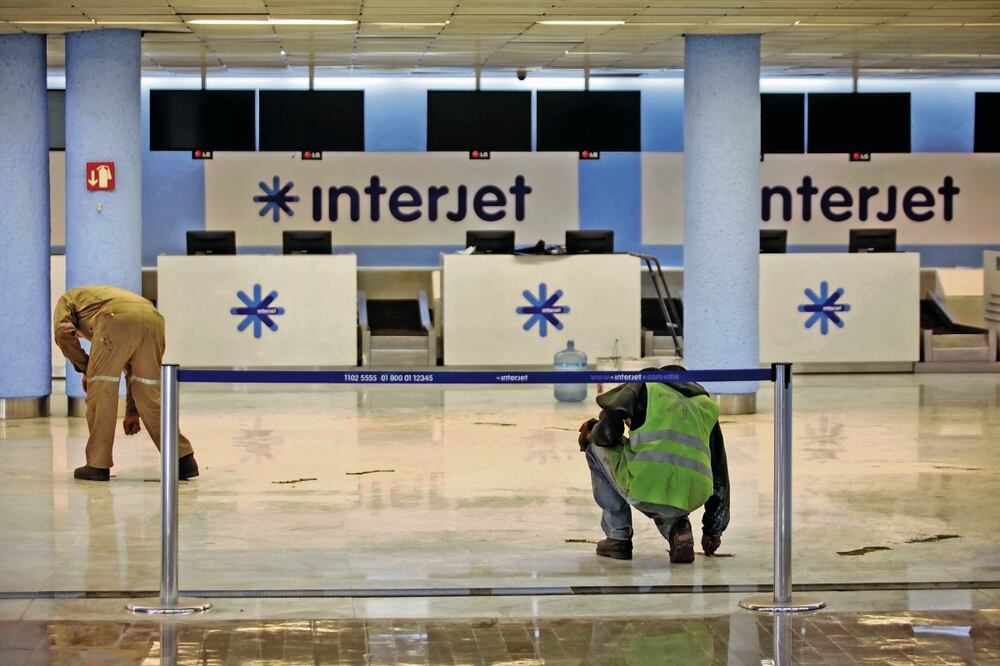 Interjet dejó de operar en 2021 por sus deudas con trabajadores, autoridades aeronáuticas, el fisco y arrendadores de aeronaves.