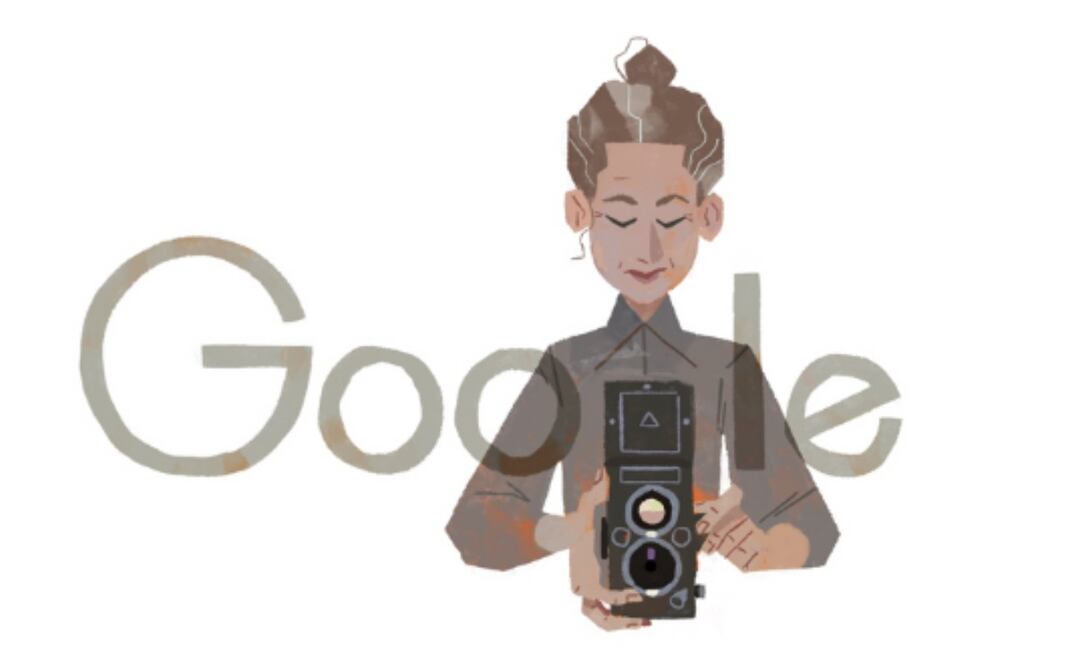 Google conmemora a la fotógrafa en su buscador.