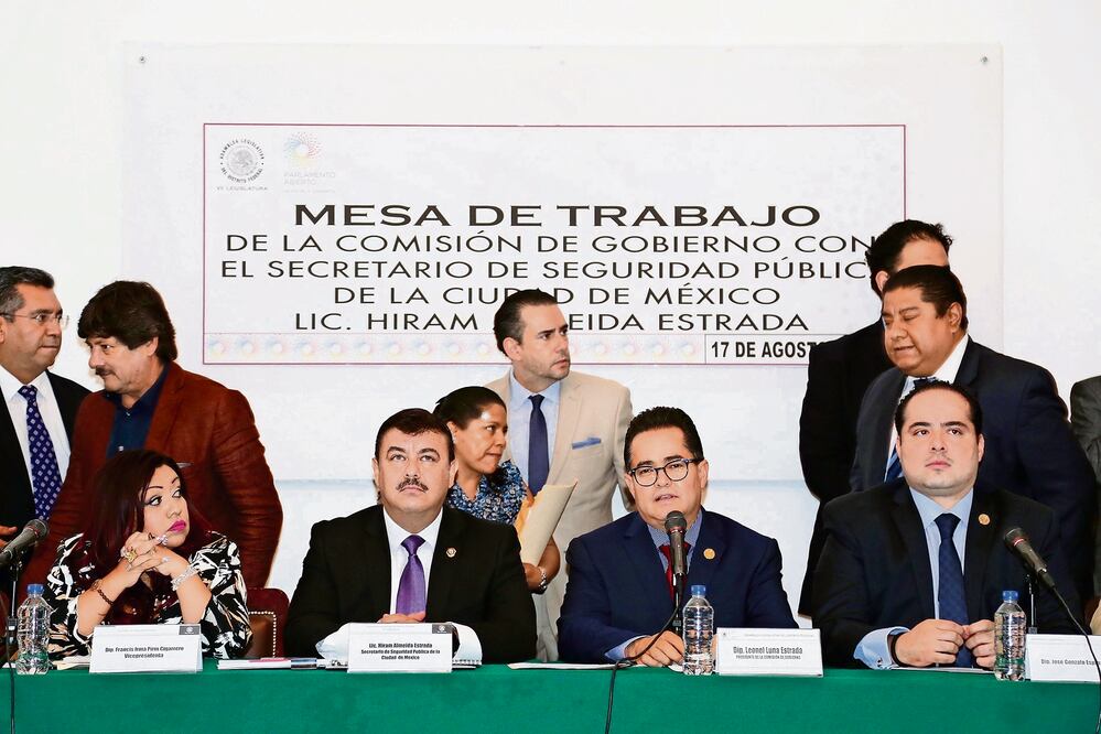 Hiram Almeida Estrada sostuvo una mesa de trabajo con las Comisiones de Gobierno y de Seguridad en la Asamblea Legislativa de la Ciudad de México, donde reiteró que el reglamento “no es una medida recaudatoria” (ESPECIAL)