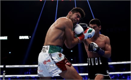 Dmitry Bivol vuelve a superar al boxeo mexicano; derrota al Zurdo Ramírez