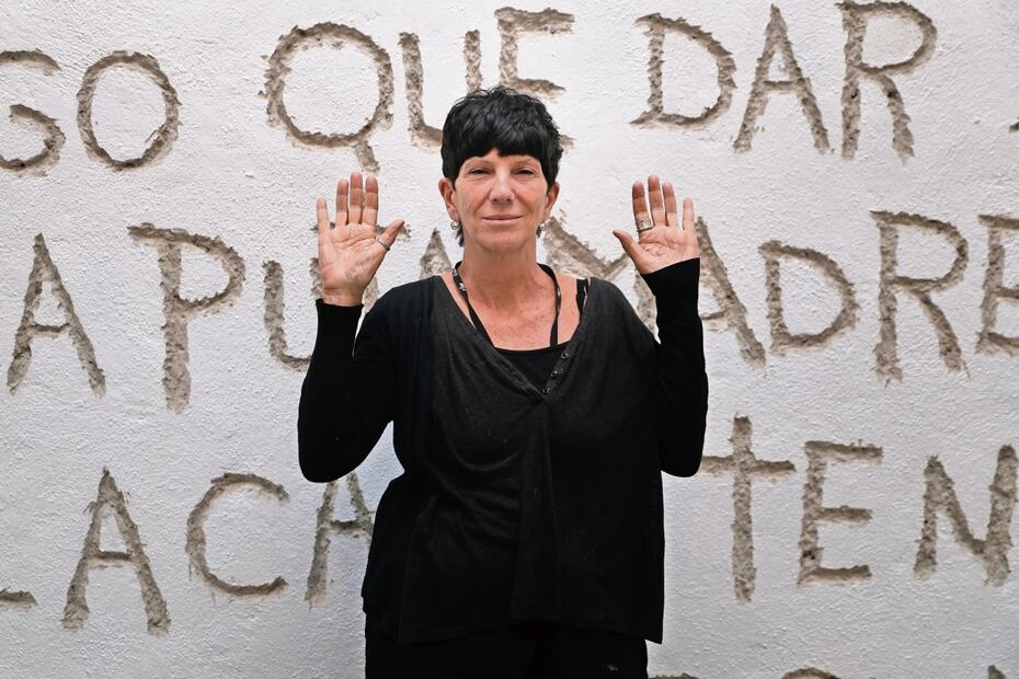 Imagen del muro Extracto para un fracasado proyecto (2011-2024) , de la creadora Ana Gallardo, que era parte de la muestra Tembló acá un delirio. Foto: Archivo | El Universal