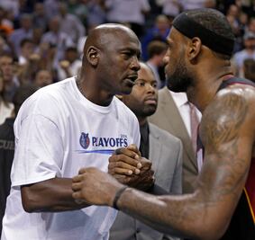 Michael Jordan defiende a LeBron tras tuit de Trump
