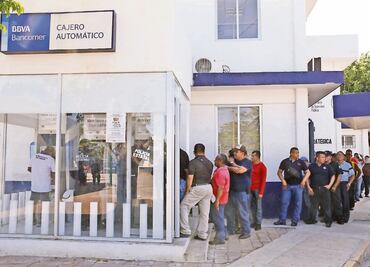 Reinician operaciones policías tras pago