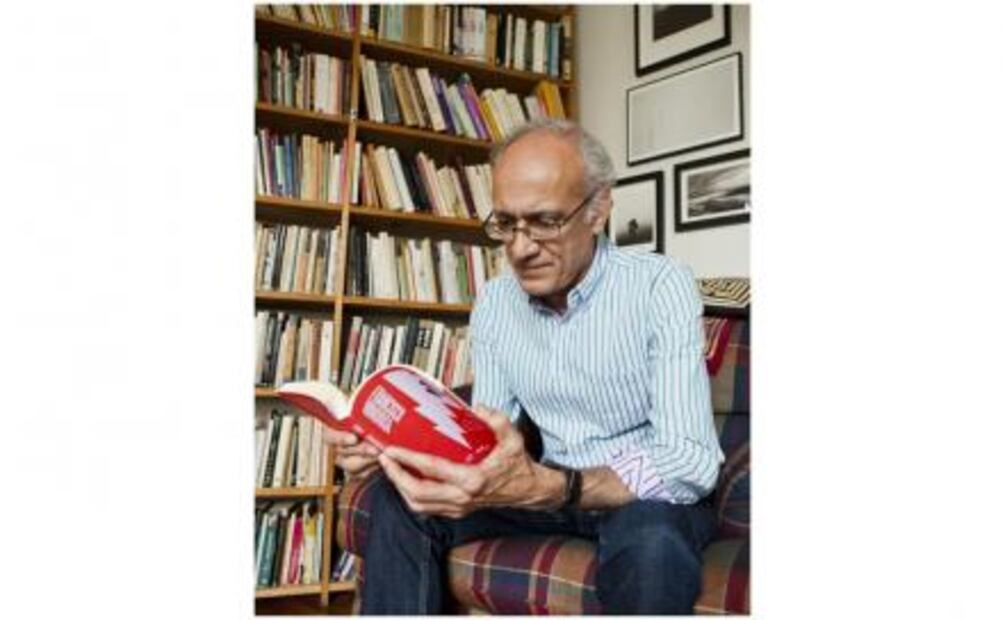 Francisco Hinojosa reta al lector a desarrollar la imaginación