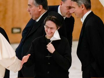 Papa Francisco nombra a mujer como “gobernadora” del Vaticano; “las monjas saben hacerlo mejor que los hombres”, afirma