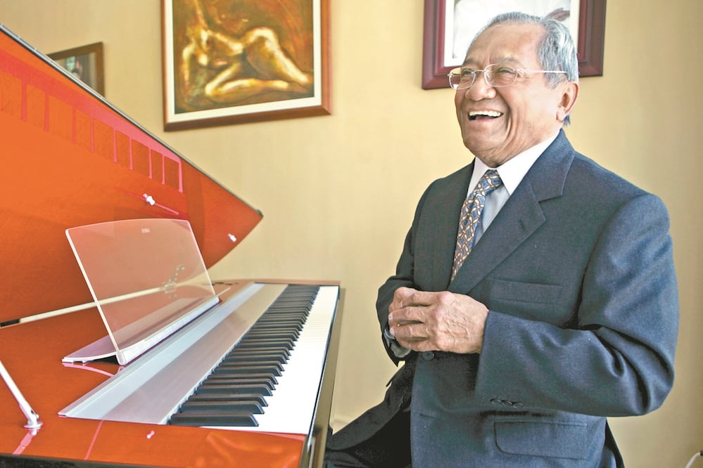 Armando Manzanero había estado en Mérida, días antes de ser hospitalizado por Covid, para inaugurar su Casa Museo. El edil de esa ciudad asegura que en los protocolos de sanidad, él ha dado negativo. Foto: JUAN BOITES. ARCHIVO EL UNIVERSAL