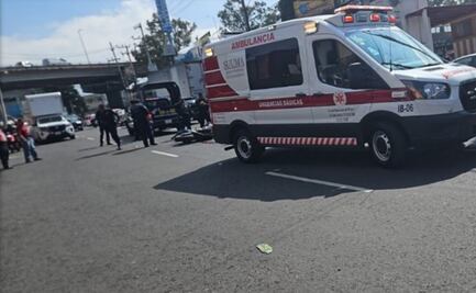 Accidente automovilístico en Cuajimalpa deja un motociclista muerto; menor de edad y mujer que viajaban con él, están lesionados