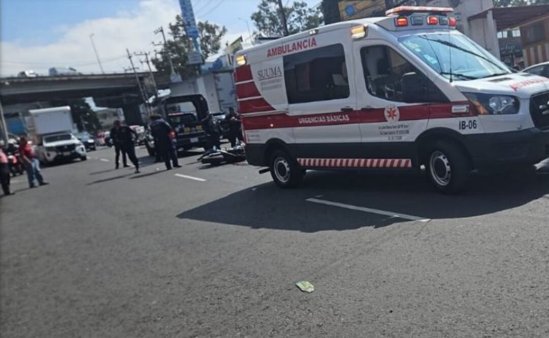 Un accidente en la alcaldía Cuajimalpa de Morelos dejó como saldo un motociclista muerto (14/11/2025). Foto: Especial