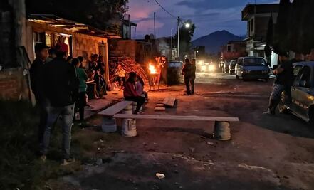 En condiciones precarias, velan a policías asesinados en El Aguaje