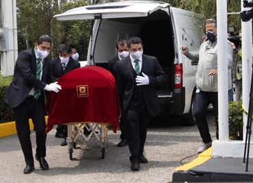 Arriba cuerpo de Luis Echeverría a funeraria en Santa Fe