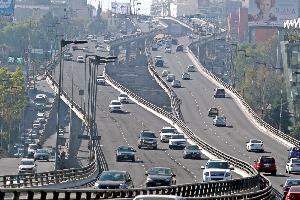 En la Cuidad operan 3 vialidades de cuota construidas con recursos de la iniciativa privada (ARCHIVO EL UNIVERSAL)