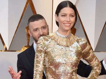 Justin Timberlake se cuela en foto de Jessica Biel