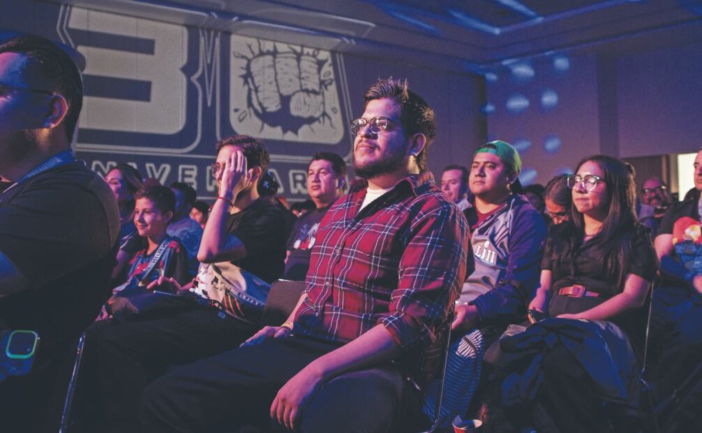 Los asistentes soltaban comentarios en complicidad con los actores, como cuando le pidieron a Michael Rosenbaum que se rapara de nuevo. Foto: Santiago Reyes/ EL UNIVERSAL