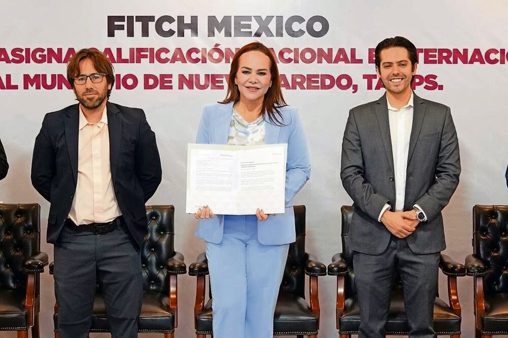 En agosto, la alcaldesa Carmen Lilia Canturosas recibió un reconocimiento de Fitch Ratings, por la máxima calificación crediticia AAA para Nuevo Laredo. Foto: Especial