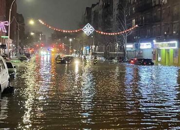 VIDEO: Inundación en el Bronx; se rompe tubería de agua principal y afecta departamentos y autos