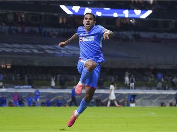Cruz Azul termina de hundir a Pumas y a Rafa Puente