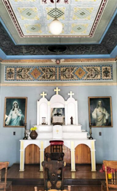 Interior de la capilla que se mantiene en la famosa Quinta Luz, ahora Museo Histórico de la Revolución, en Chihuahua. Foto: Museo Histórico de la Revolución/CORTESÍA.