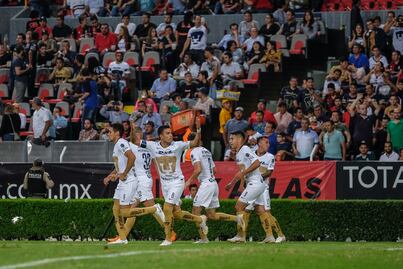 Pumas golea al Atlas y es líder