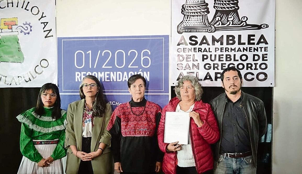 La presidenta de la CDHCM, María Dolores González Saravia, presentó la recomendación en la Casa del Pueblo Tlamachtiloyan, ante la presencia de las víctimas. Foto: Especial